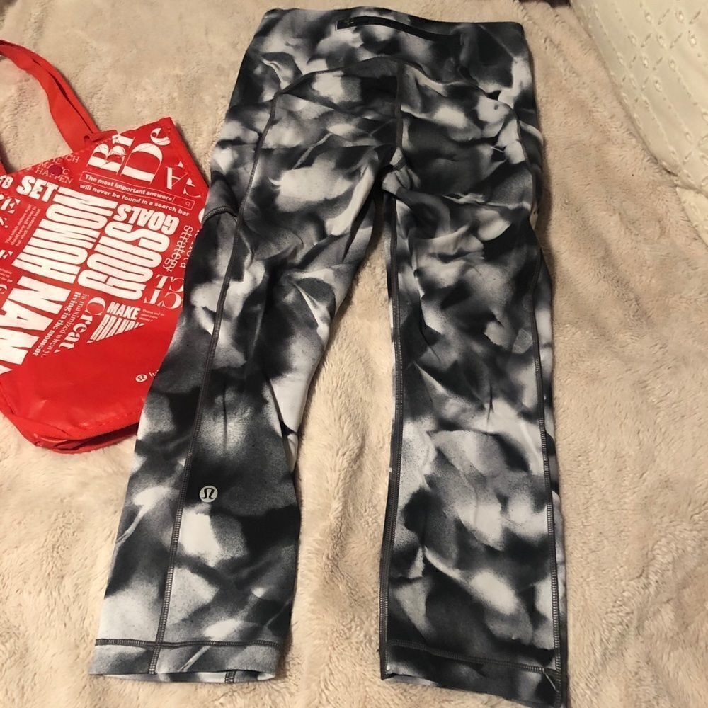 Lululemon speed up crop